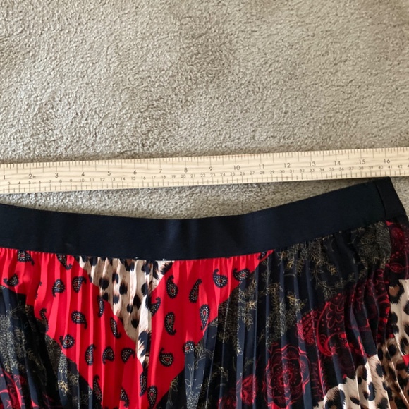 REBA Pleated flowy Maxi Skirt Sz XL in EUC - Picture 5 of 5